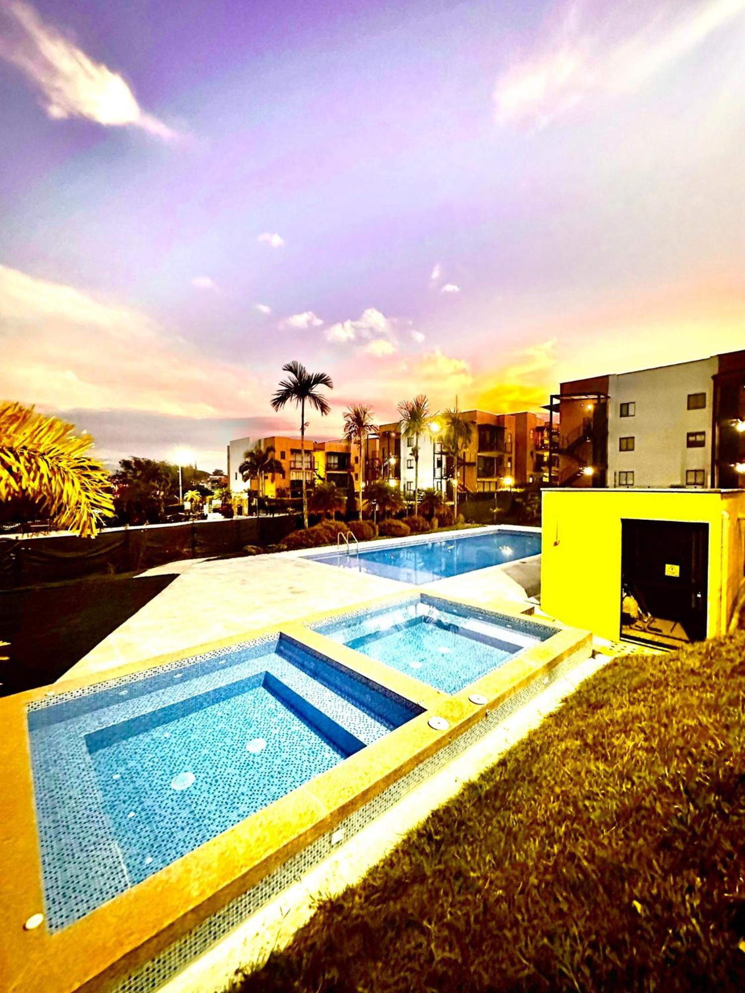 Apartamento Privado Vacacional A 5M Del Aeropuerto, 20 Minutos Del Parque Del Cafe Y Centro De Armenia Con 4 Piscinas, 3 Jacuzzi, Sauna By Molca Xperiences 2H Buitenkant foto