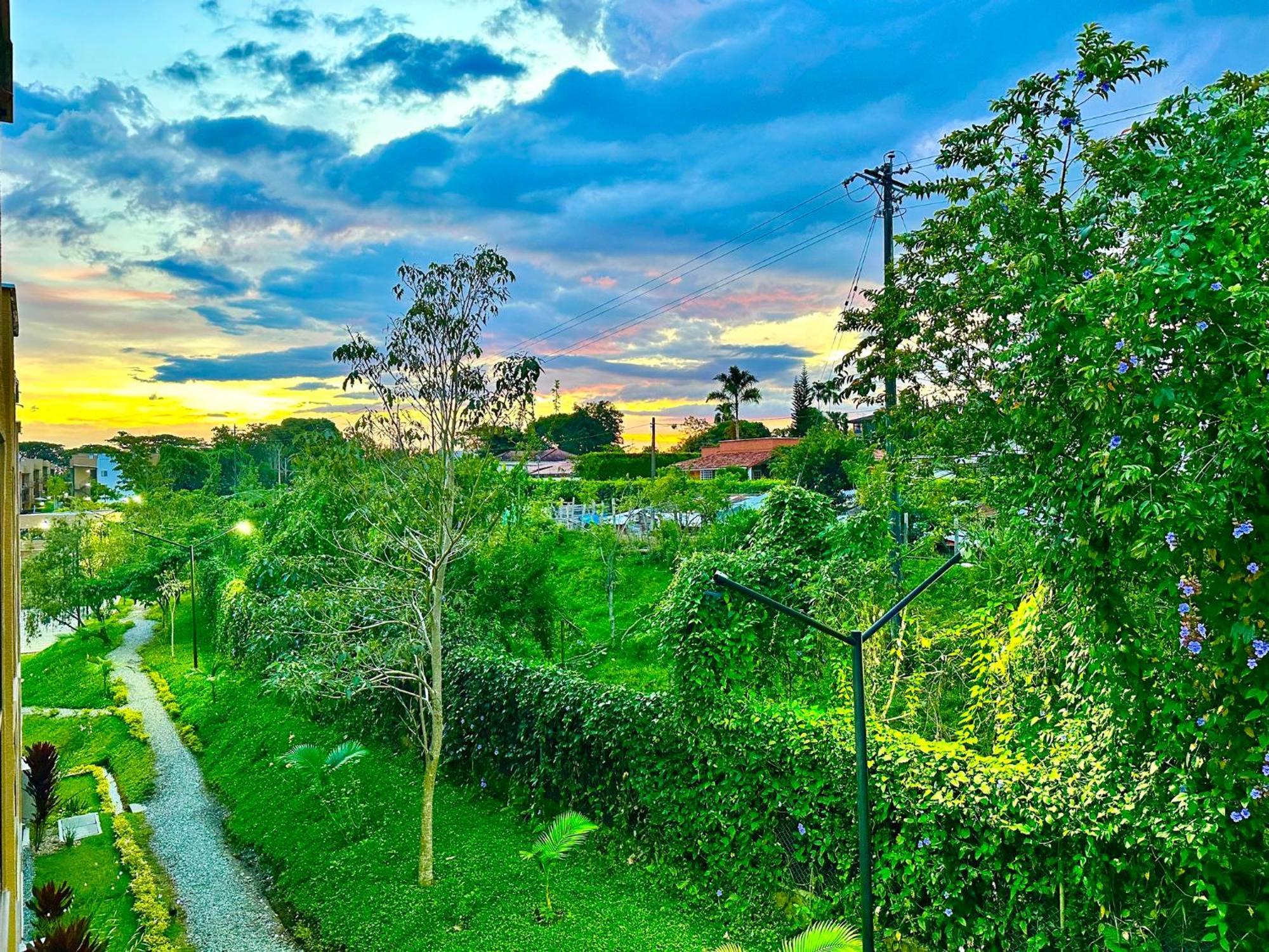 Apartamento Privado Vacacional A 5M Del Aeropuerto, 20 Minutos Del Parque Del Cafe Y Centro De Armenia Con 4 Piscinas, 3 Jacuzzi, Sauna By Molca Xperiences 2H Buitenkant foto